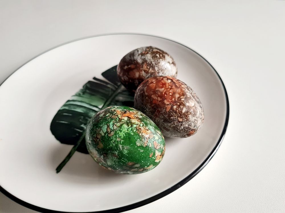 мраморные яйца