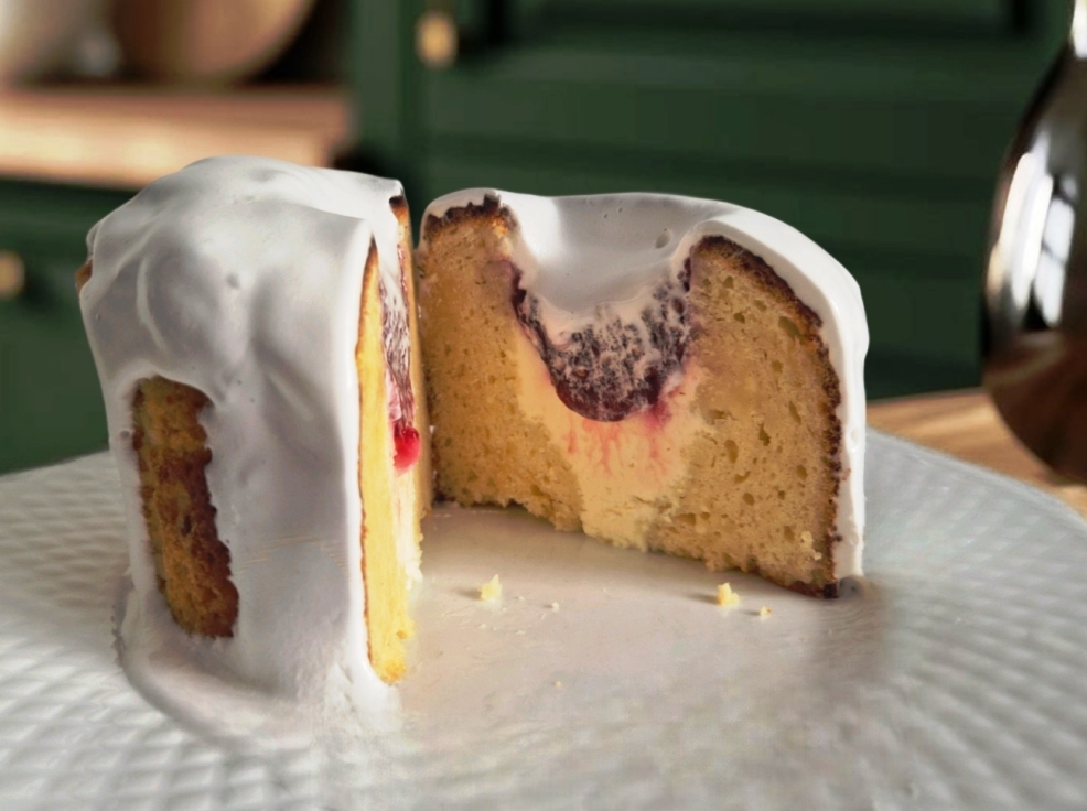 кулич с начинкой