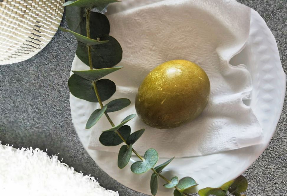 оливковые яйца